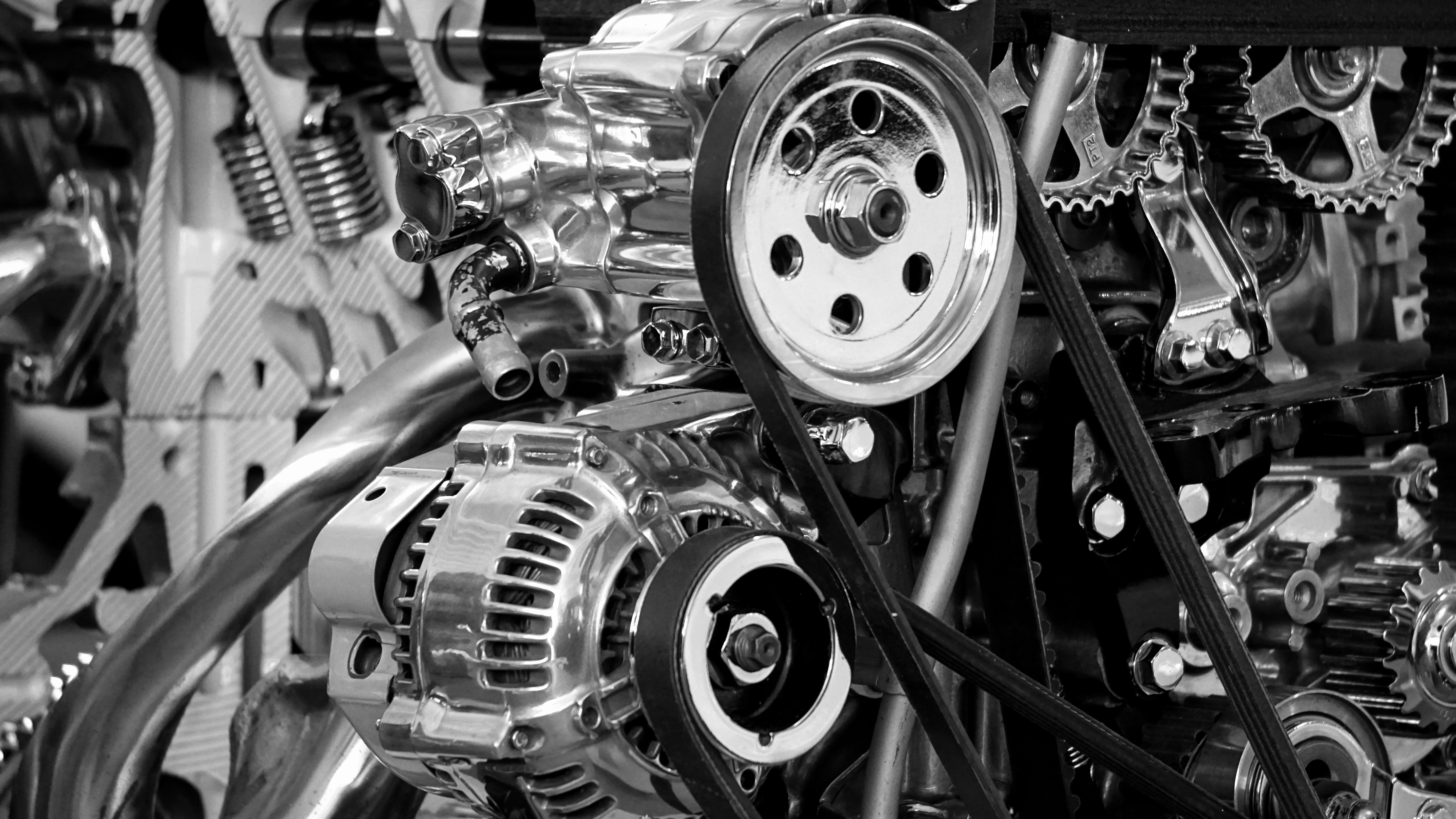 black-and-white-car-engine-chrome-190574